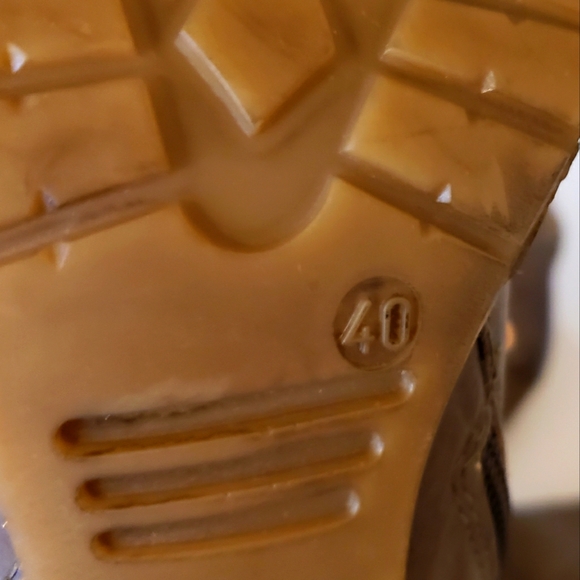 Jones BootMaker Distressed Carmel Over Knee Half Zipper Platform Boots Women EUC - Picture 12 of 16